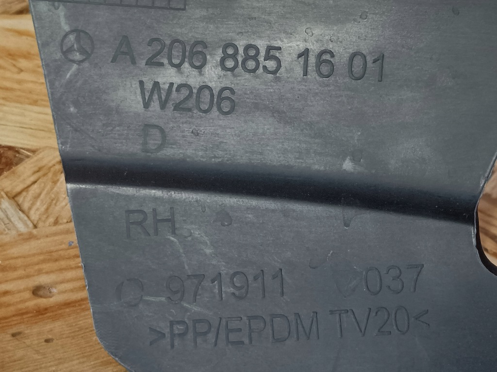 фото №8, Mercedes w206 21- напрямна кронштейн бампера правий перед a2068851601