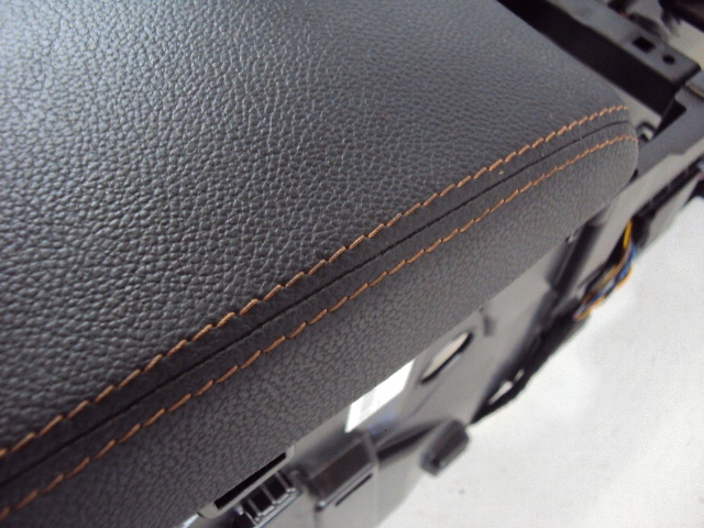 фото №6, Подлокотник jaguar xe 2015- hx83-045140-a