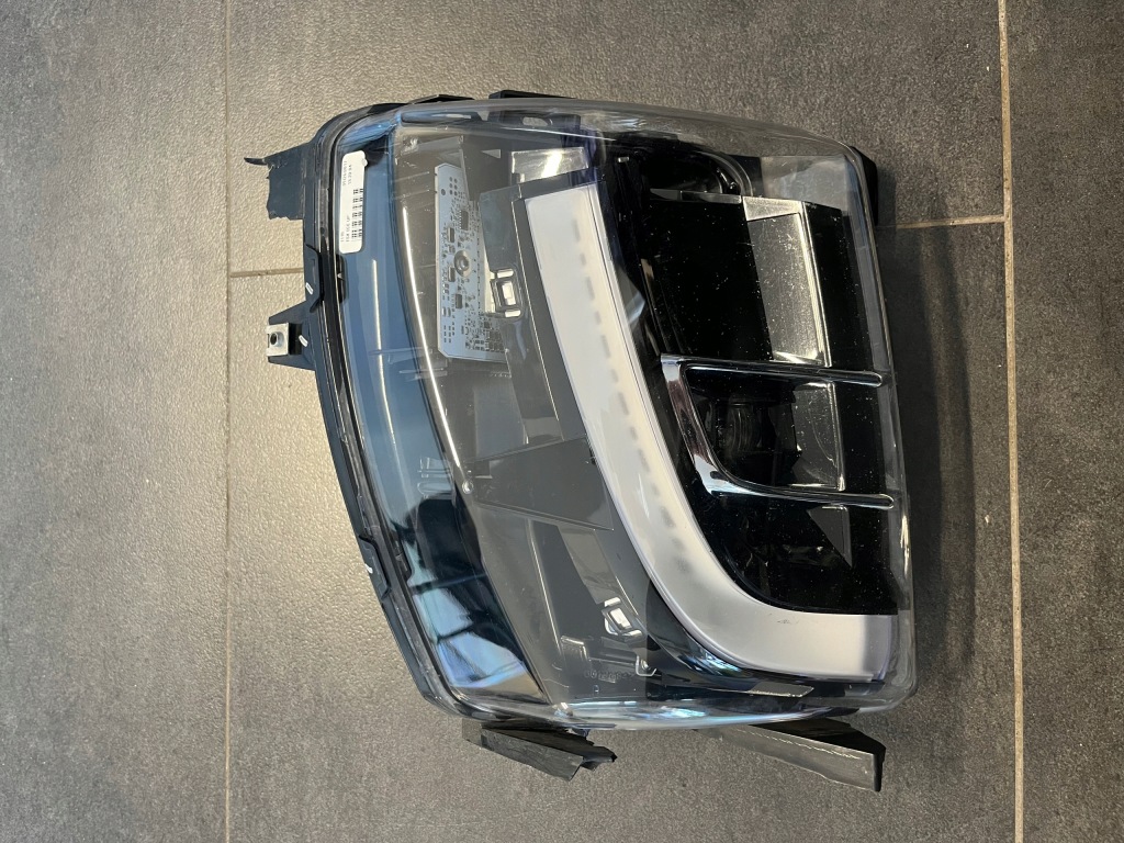 Купити Протитуманна фара правий передній led tesla model x