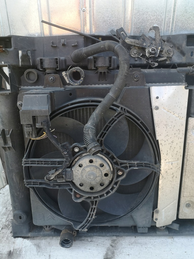 фото №8, Pas передний радиатор peugeot 207 cc cabrio 1.6b