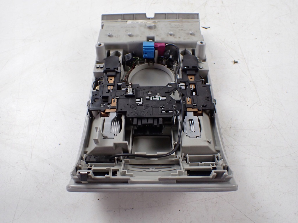 фото №7, Освещение лампа кабины салона перед audi a6 c6 europa 4f0947135bp