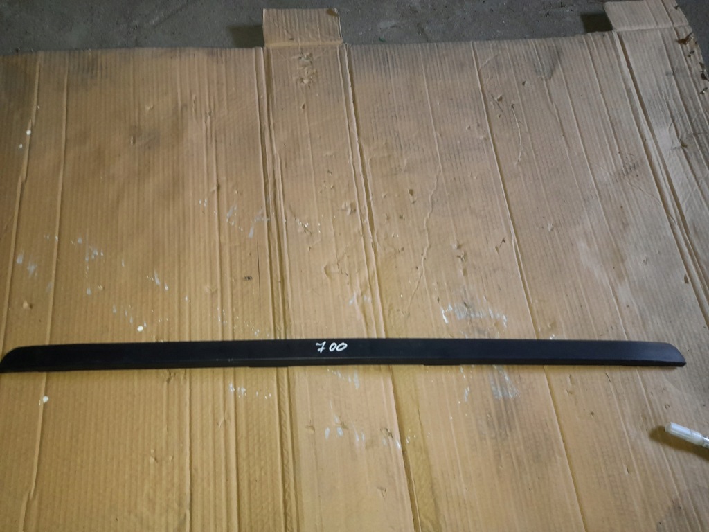 фото №1, Octavia i 1u молдинг бампера задняя hb 1u6807641a