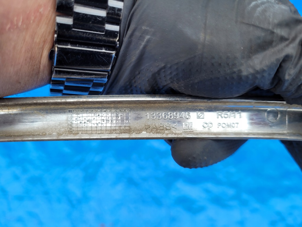 фото №12, Opel-części | astra j молдинг хром бампера задняя середина kombi lift 13368946