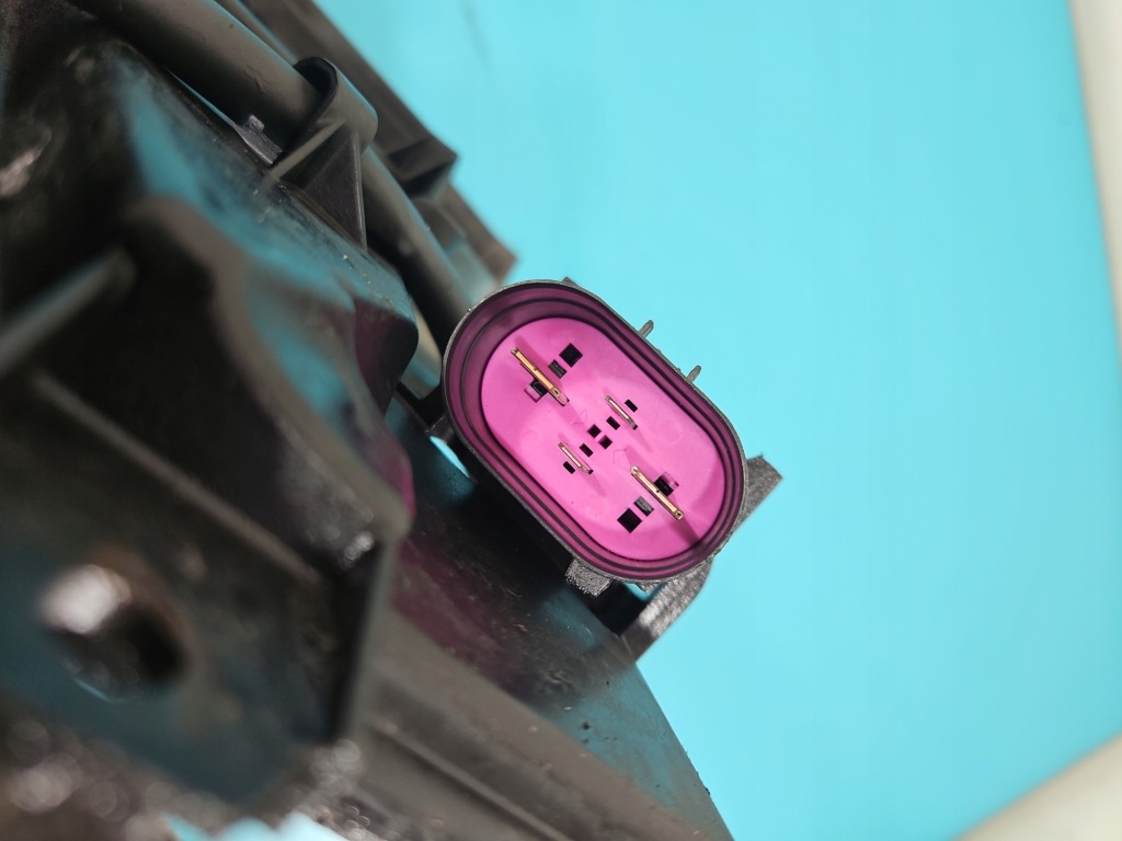 Вентилятор радиатора vw golf vi 1k0121203an 1k0121205af 1.6 tdi Киев