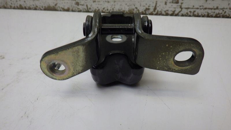 фото №3, Петля дверь левый задняя нижний citroen c3 aircross