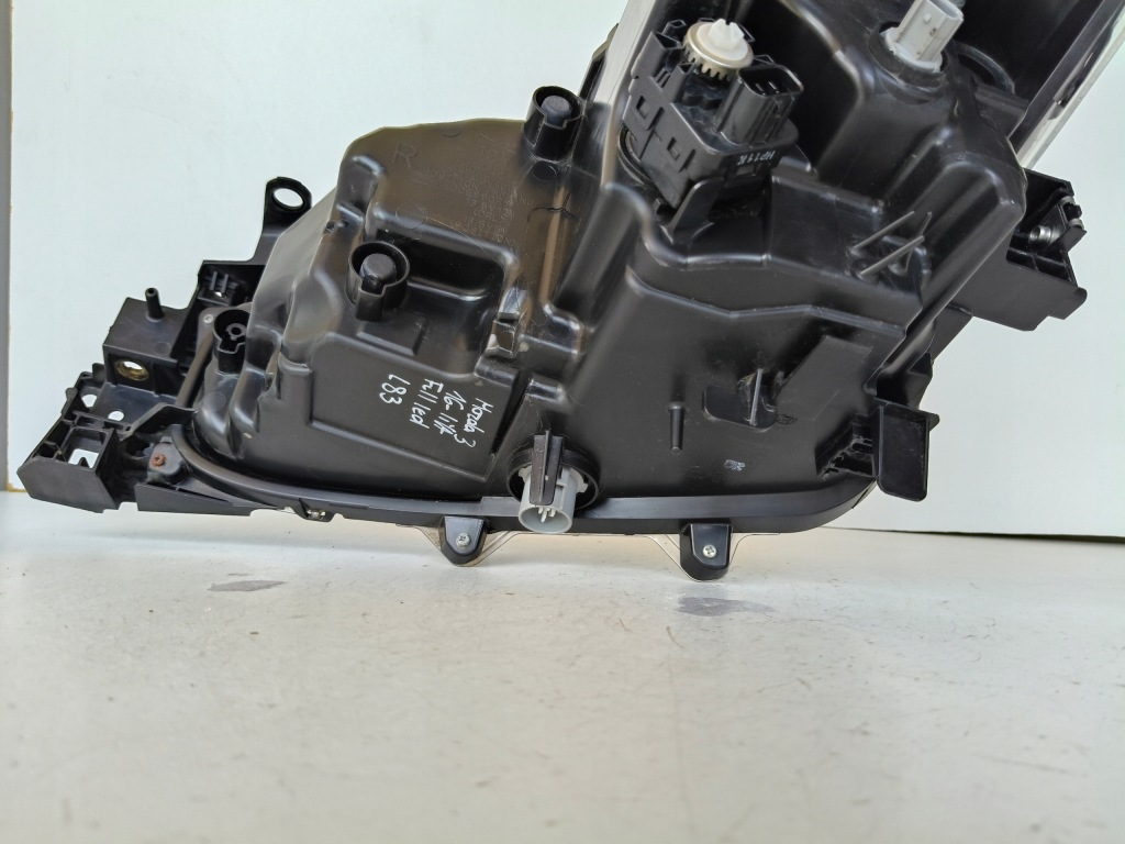 Фара правый  фара mazda 3 16- рестайлинг  full led Недорого