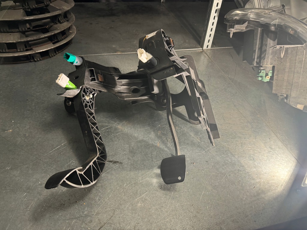 фото №9, Renault master iii iv movano b c nv400 потенціометр педаль газу 180101626r