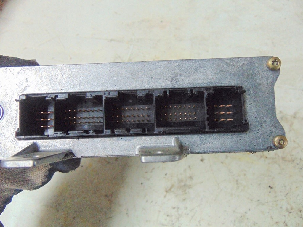 Audi a4 b5 1.6 97r бортовой компьютер 0261204503 Недорого