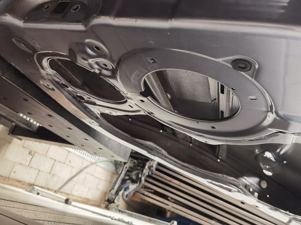 фото №11, Hyundai ix35 - дверь правое задние серые