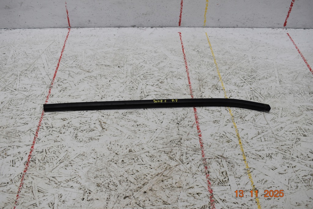 фото №1, Молдинг уплотнитель правый задняя nissan juke ii f16