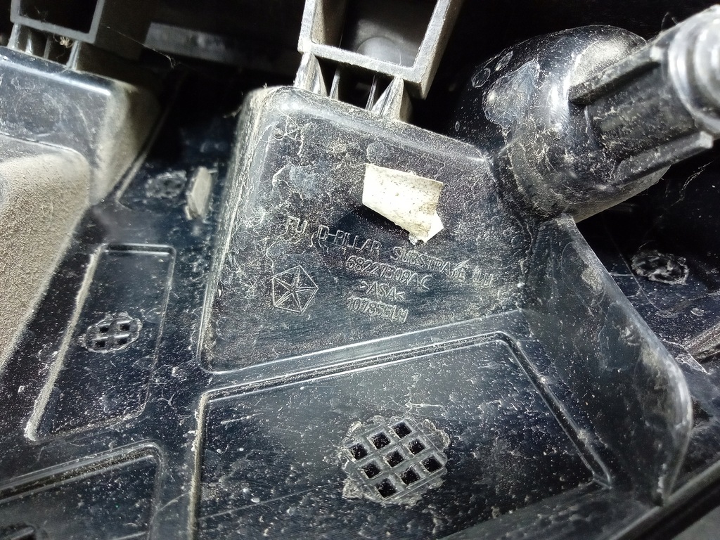 фото №7, Pacifica ii 16- захист трикутник стійка крила лівий задня 68227309ac