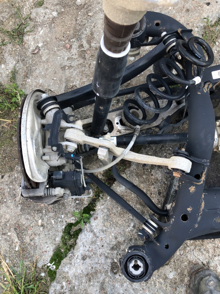 фото №1, Audi q5 80a ступица поворотный кулак рычаг правая сторона