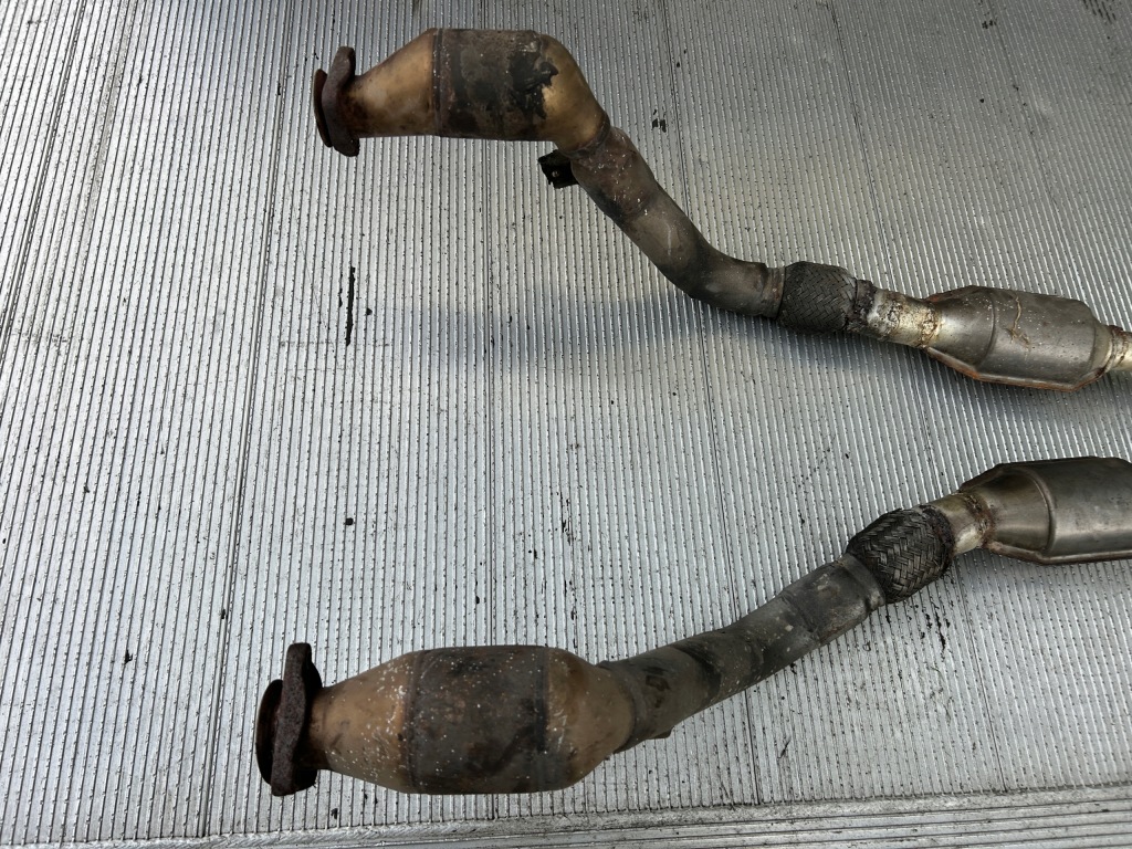 Гасник каталізатор audi a8 d2 3.3 tdi комплект Недорого