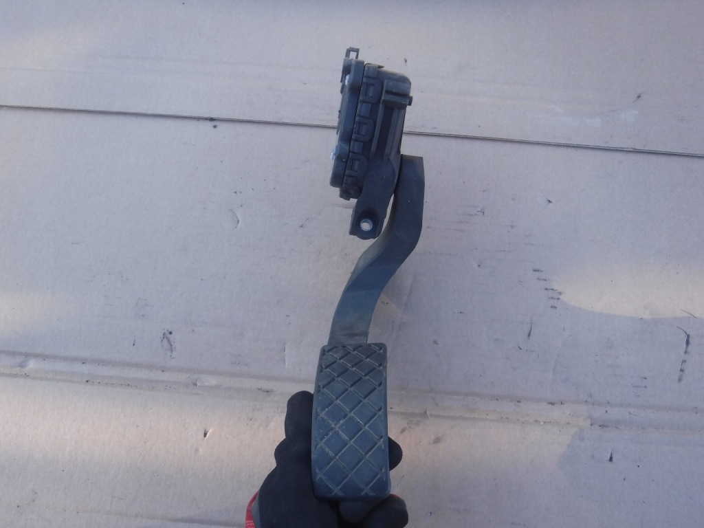 фото №1, Потенциометр газа audi a4 b7 8e2721523