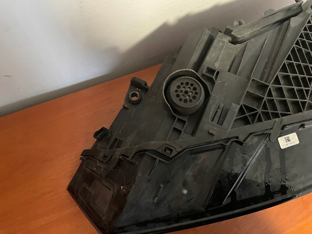 Фара правий перед передня led matrix audi q7 4m 4m0941036 Зі Шроту