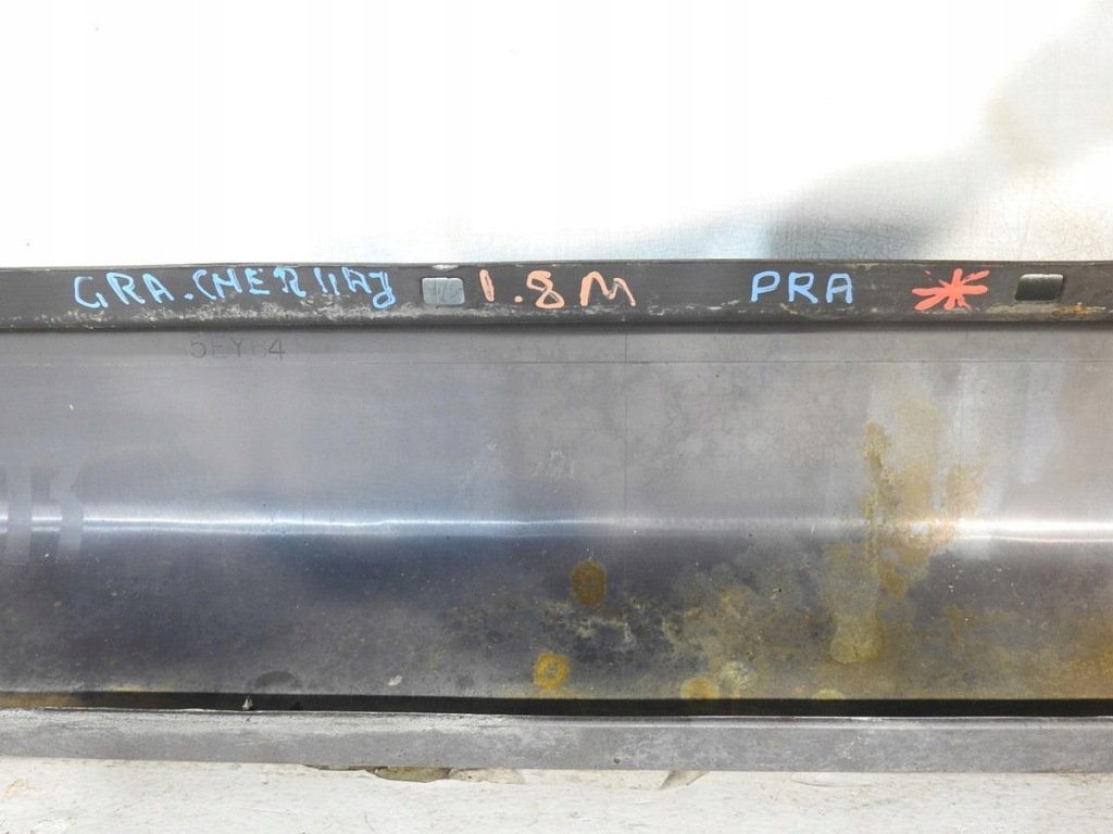 Молдинг накладка порог правая grand cherokee wj Цена