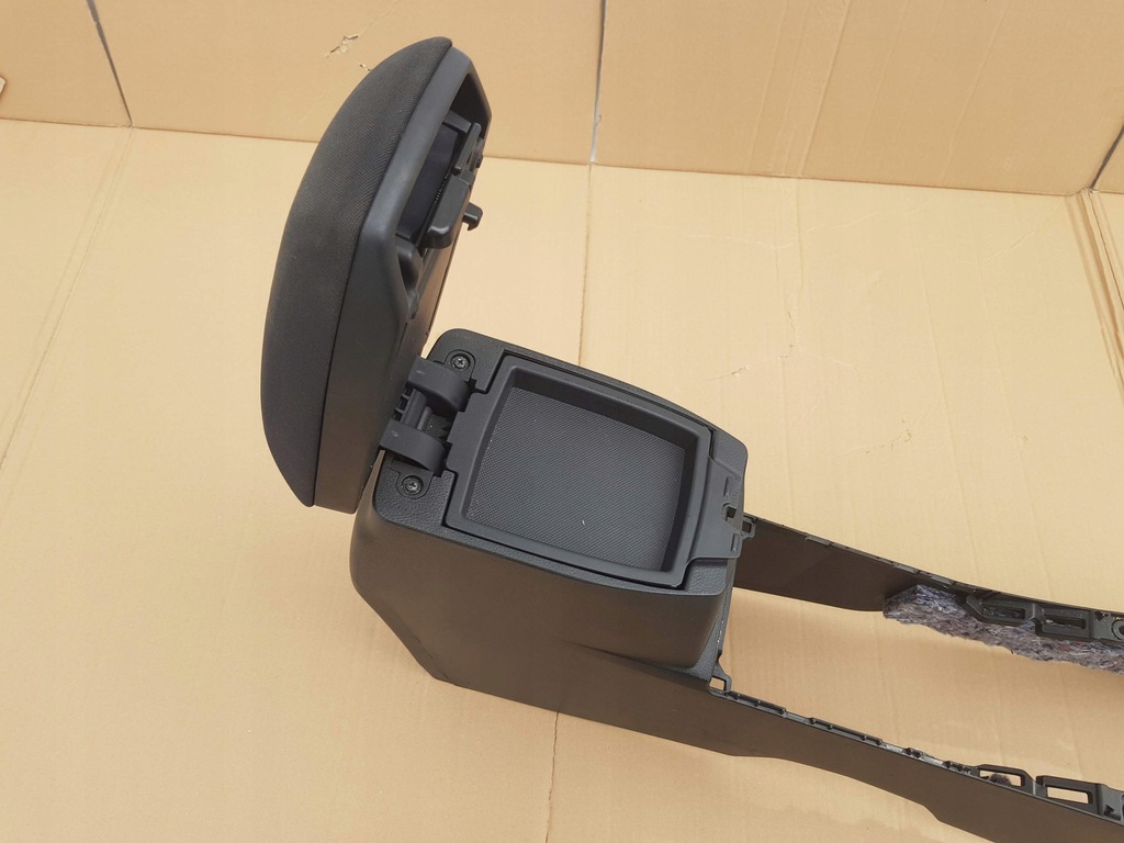 фото №6, Подлокотник бардачок крышка туннель toyota auris 2012-2018