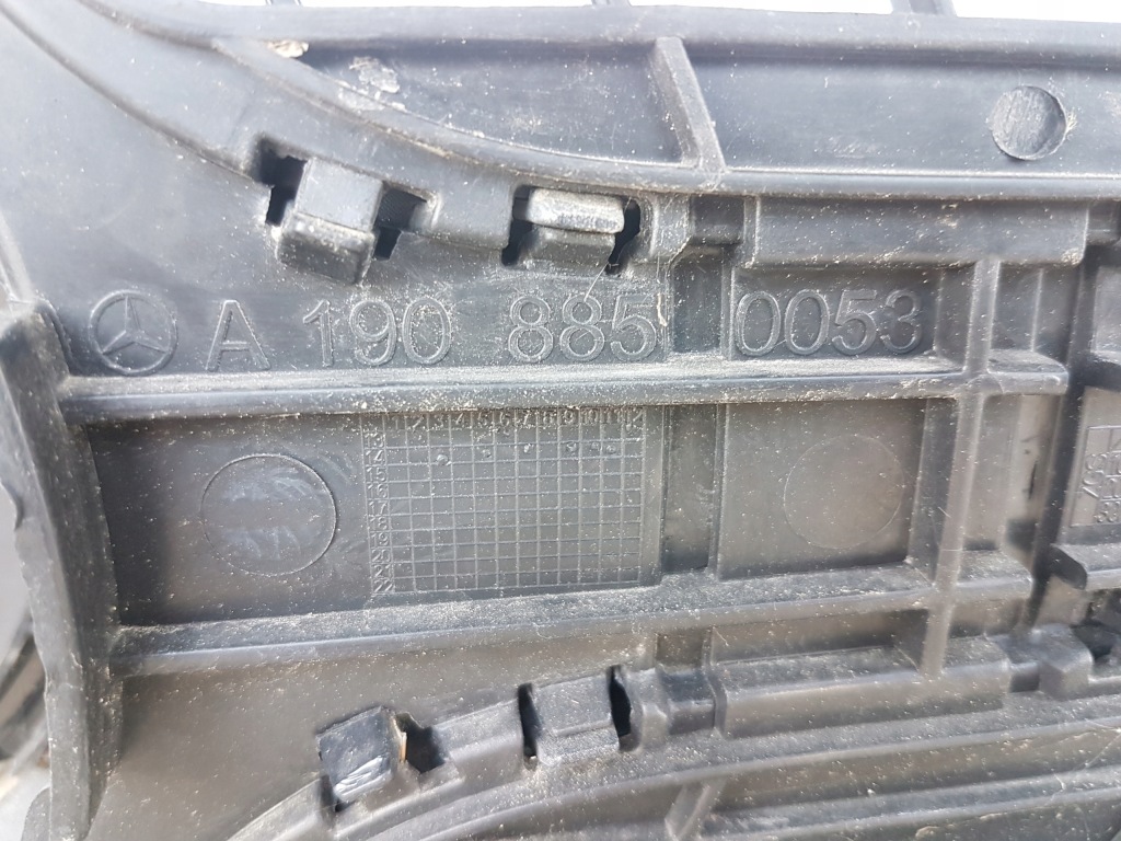 Mercedes w190 gt 15- бампер решётка радиатора значок перед Киев