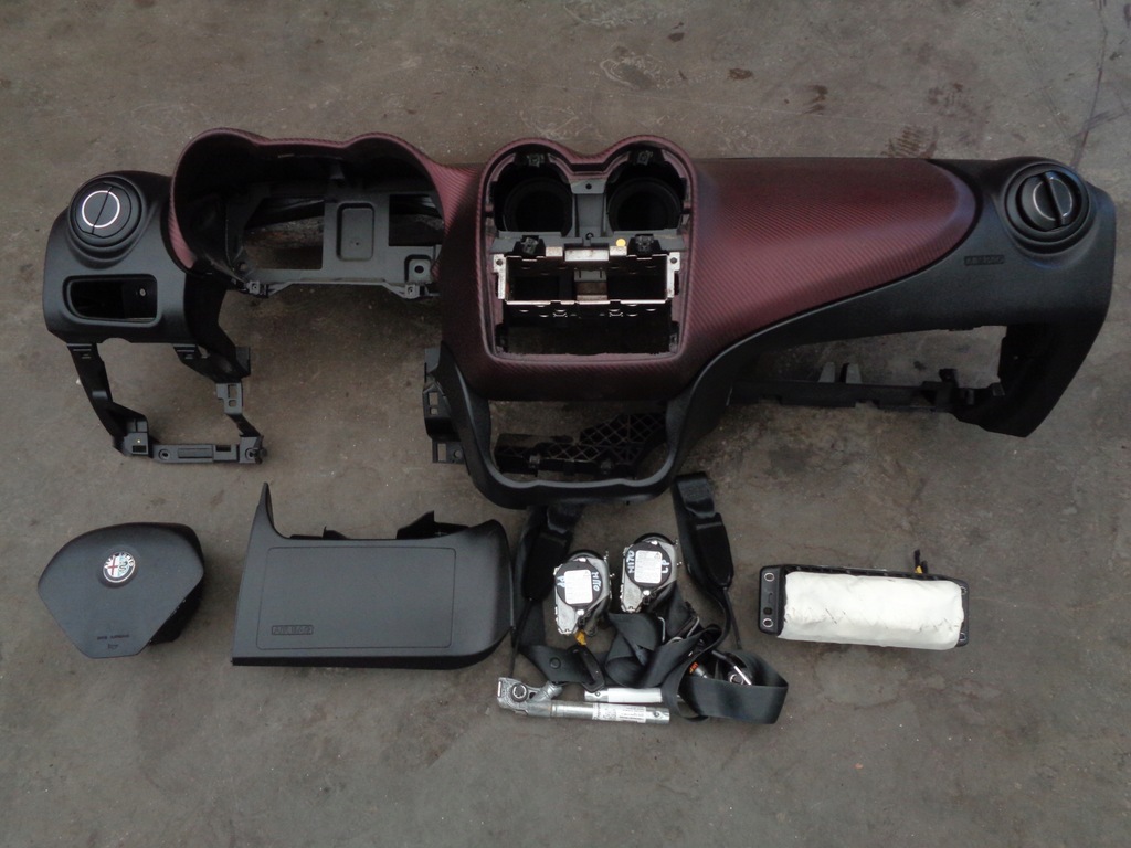 фото №1, Панель приладів консоль подушки безпеки ремені alfa romeo mito 2008-