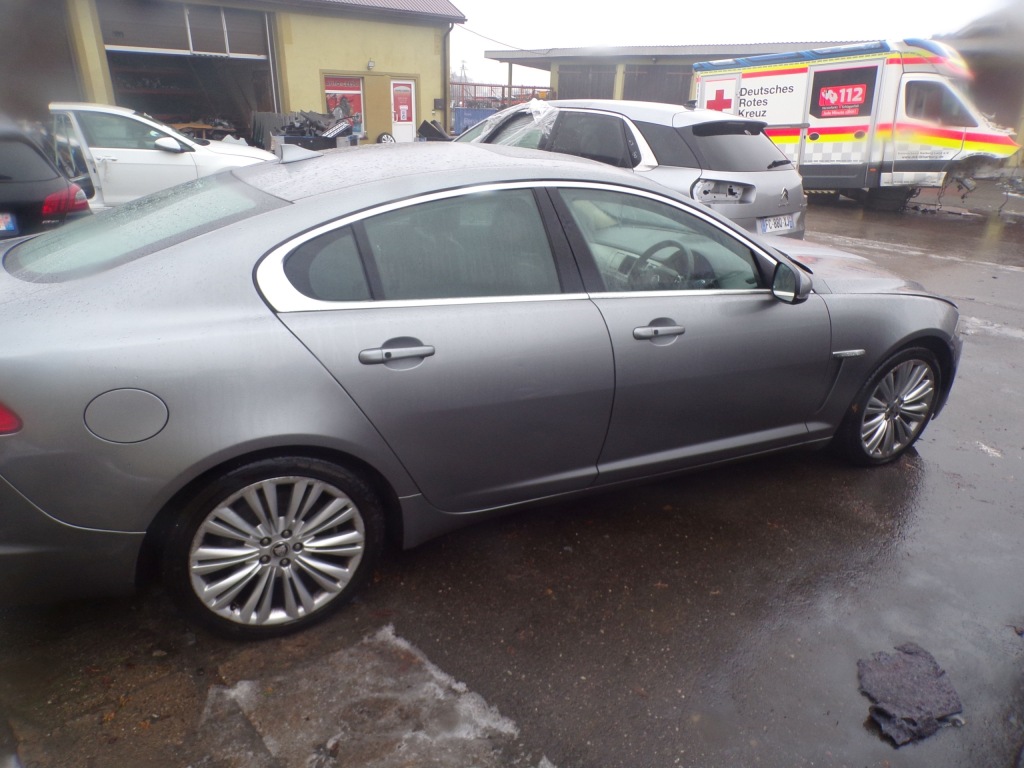 фото №1, Дверь правый задняя jaguar xf lift sedan лак: ljz
