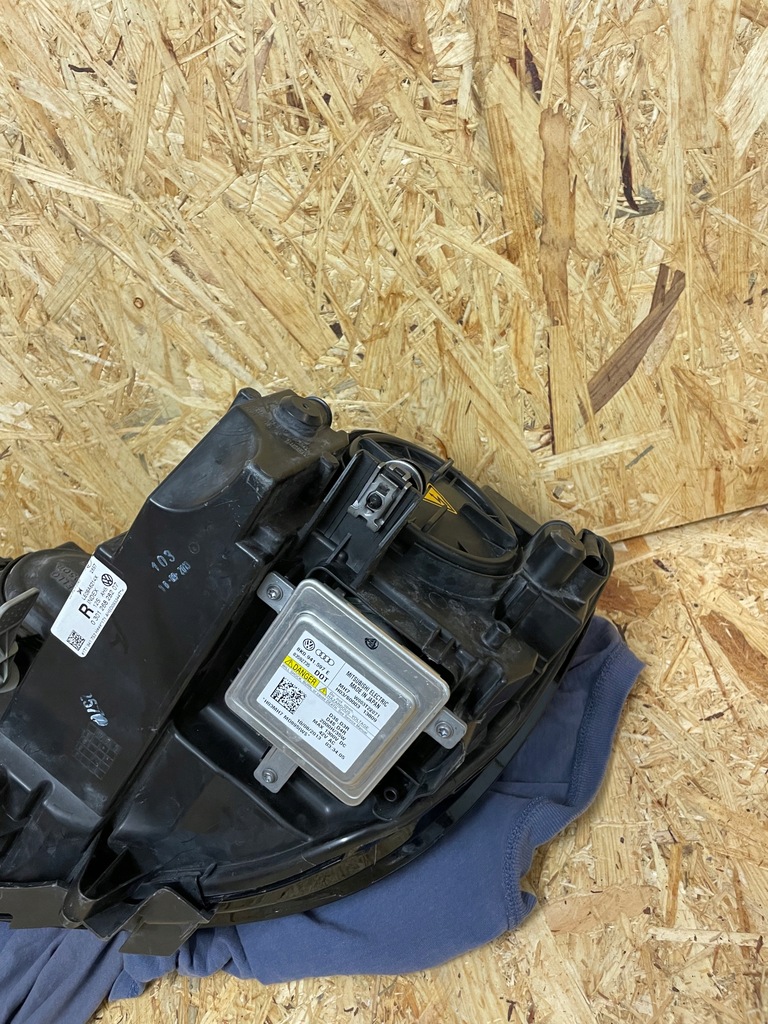 фото №11, Лампа права bi ксенон поворотний volkswagen vw touran 1t1!