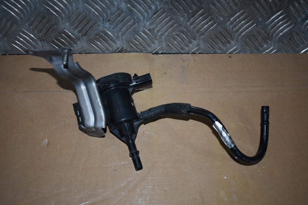 фото №1, Клапан вакууму mercedes w217 w222 1