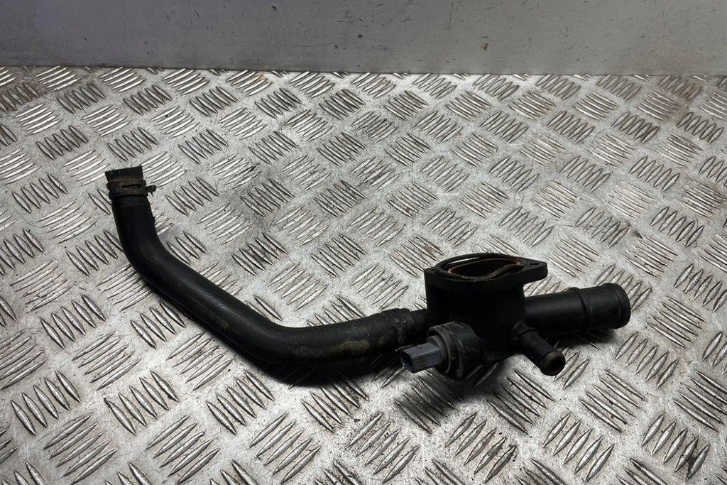 фото №6, Труба охлаждение vw passat b7 alltrack 365 038121132d 1.9l дизель 2007