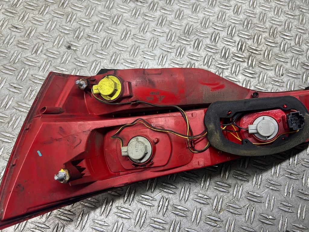 фото №7, Audi q7 4l 2006 задняя сторона левая лампа задняя