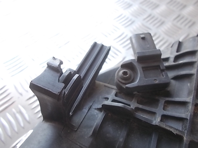 Радіатор інтеркулер opel astra k v 15-22 39185908 оригінал Оригінал