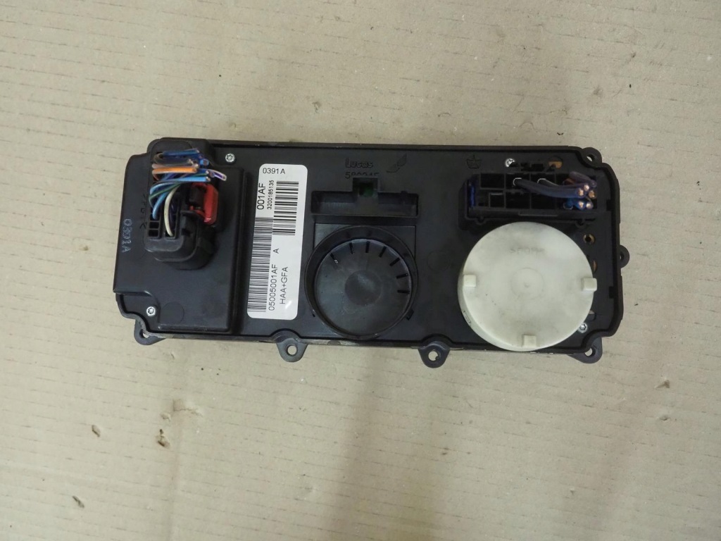 фото №7, Панель обдув кондиціонера chrysler 05005001af