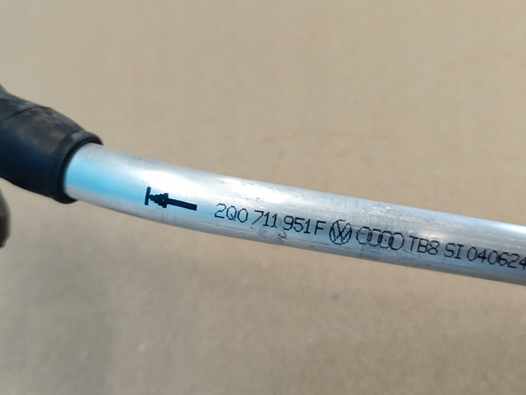 фото №10, Skoda scala lift 1.0tsi 2024r трос тормоза ручного 2q0711951f 2q0609721ab