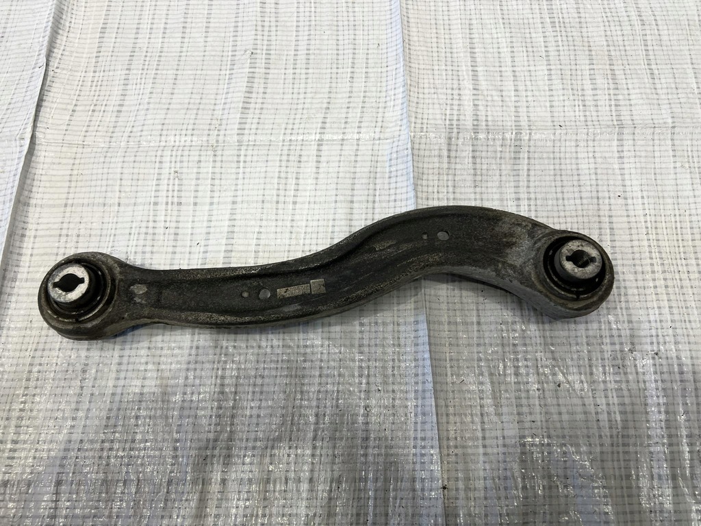 фото №1, Важіль задня задній land rover velar l560