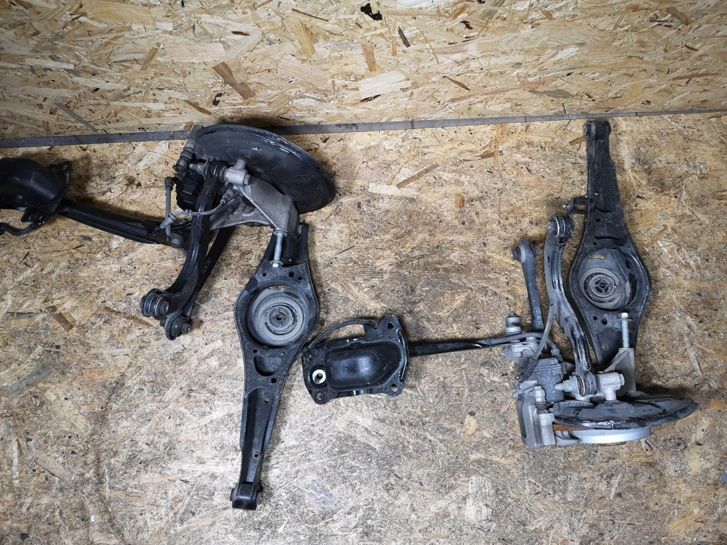 фото №1, Audi q3 8u важіль поворотний кулак задня права