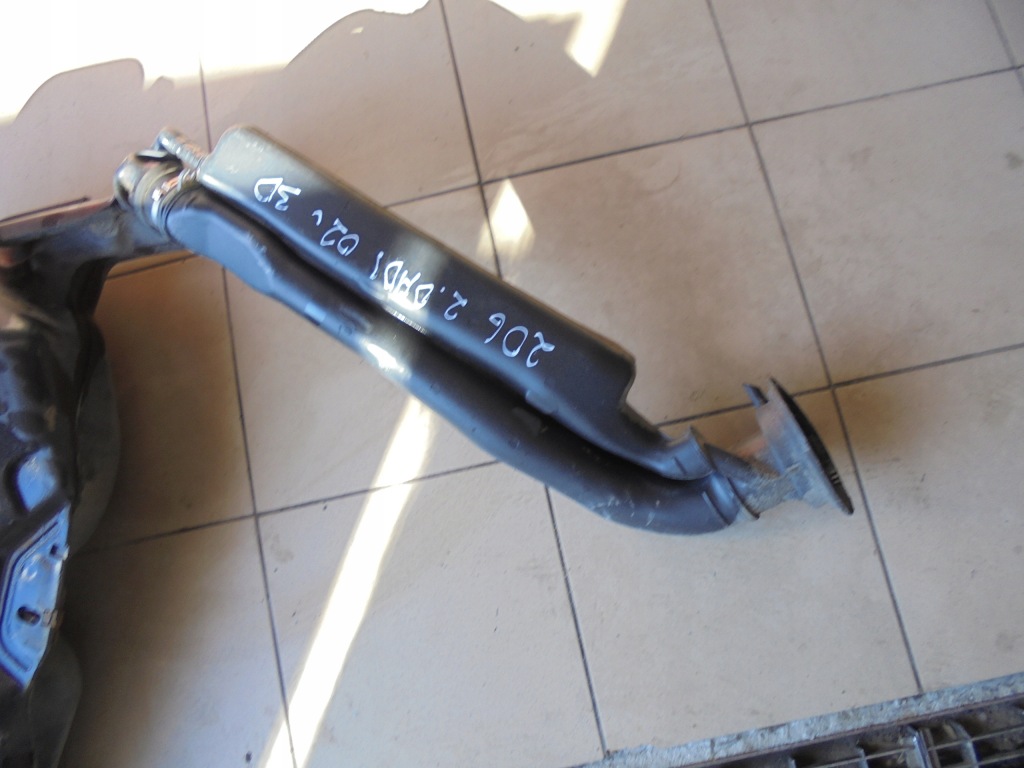 фото №1, Заливная горловина топлива peugeot 206 2.0hdi 02' 3d