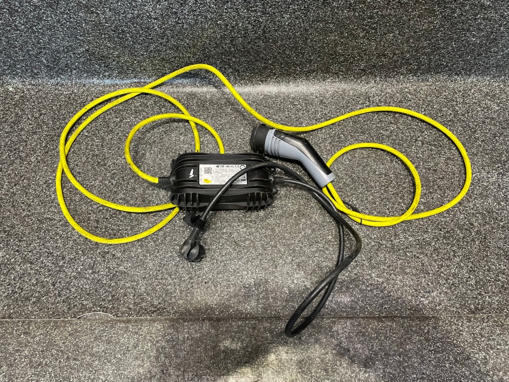 Купить Зарядное устройство аккумулятора шланг 12e971675bs vw golf e