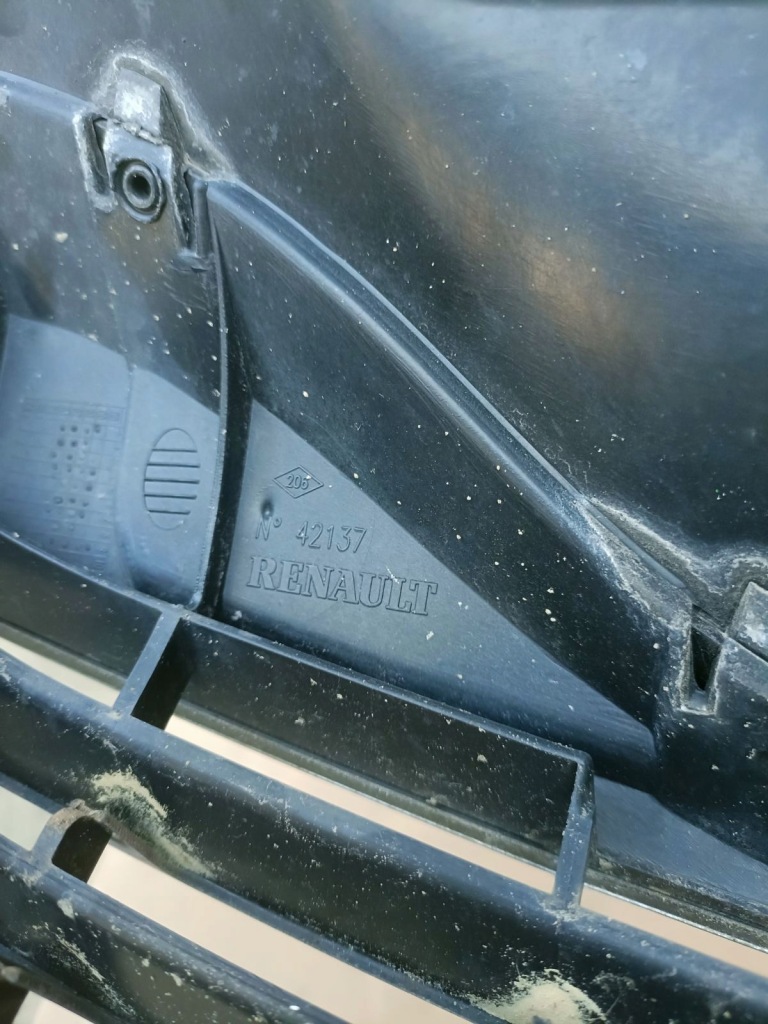 фото №8, 8200012581 решітка радіатора 2002 renault laguna ii