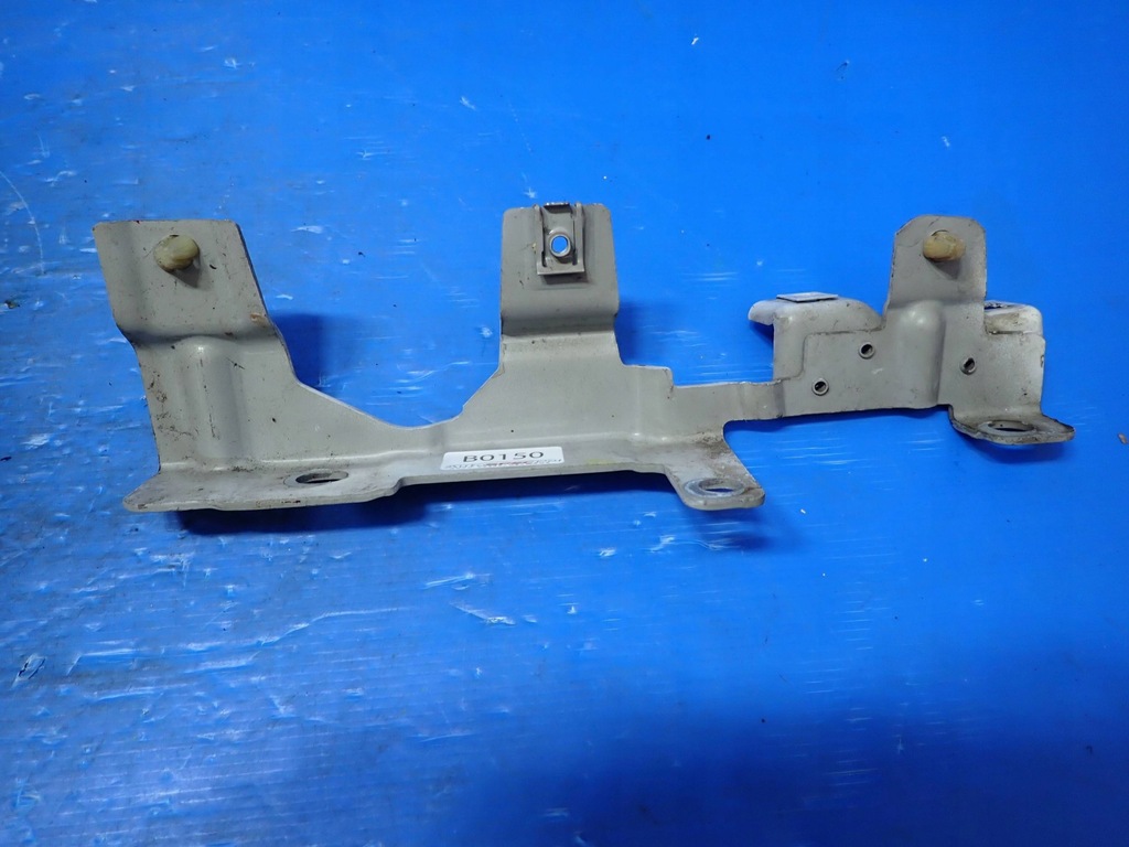 фото №1, Кронштейн крыла правое перед renault twingo ii