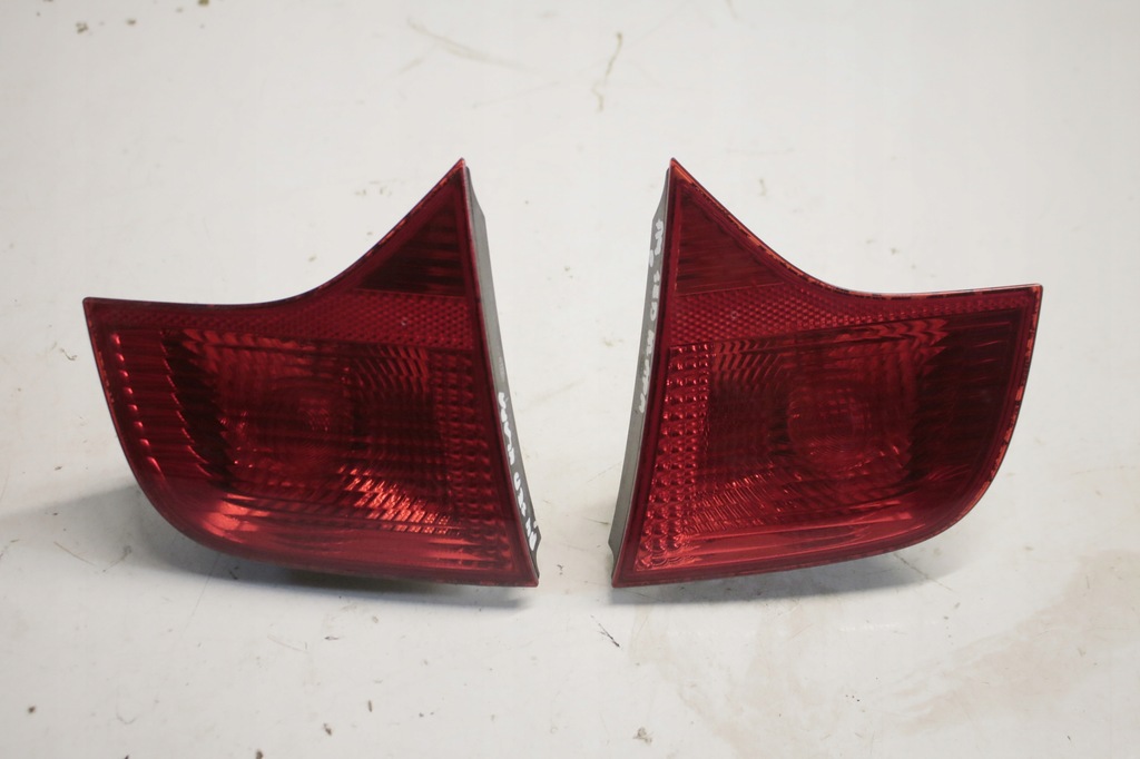 фото №1, Лампа кришки audi a4 b7 sedan