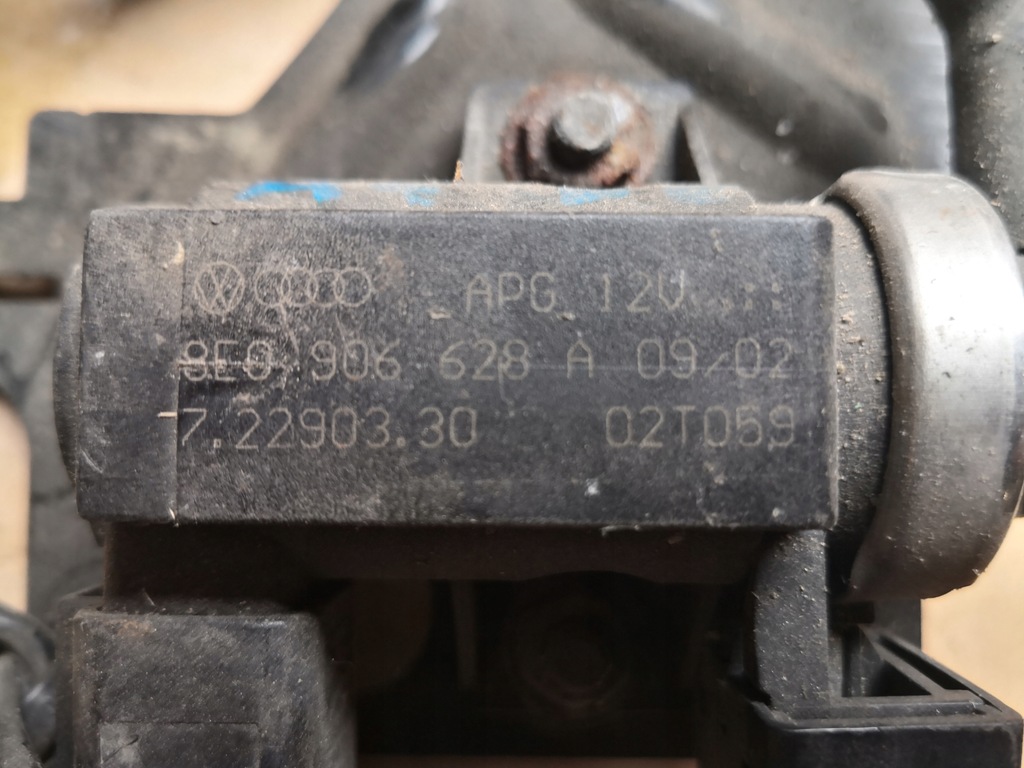 фото №5, Клапан вакууму audi a4 b6 8e0906628a