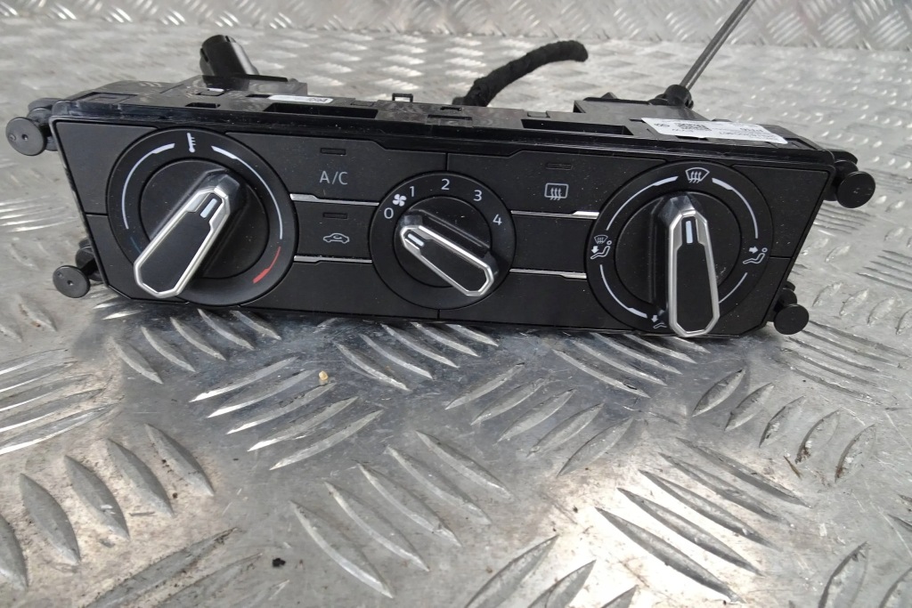 фото №1, Vw taigo - панель кондиционера 2g1820045t