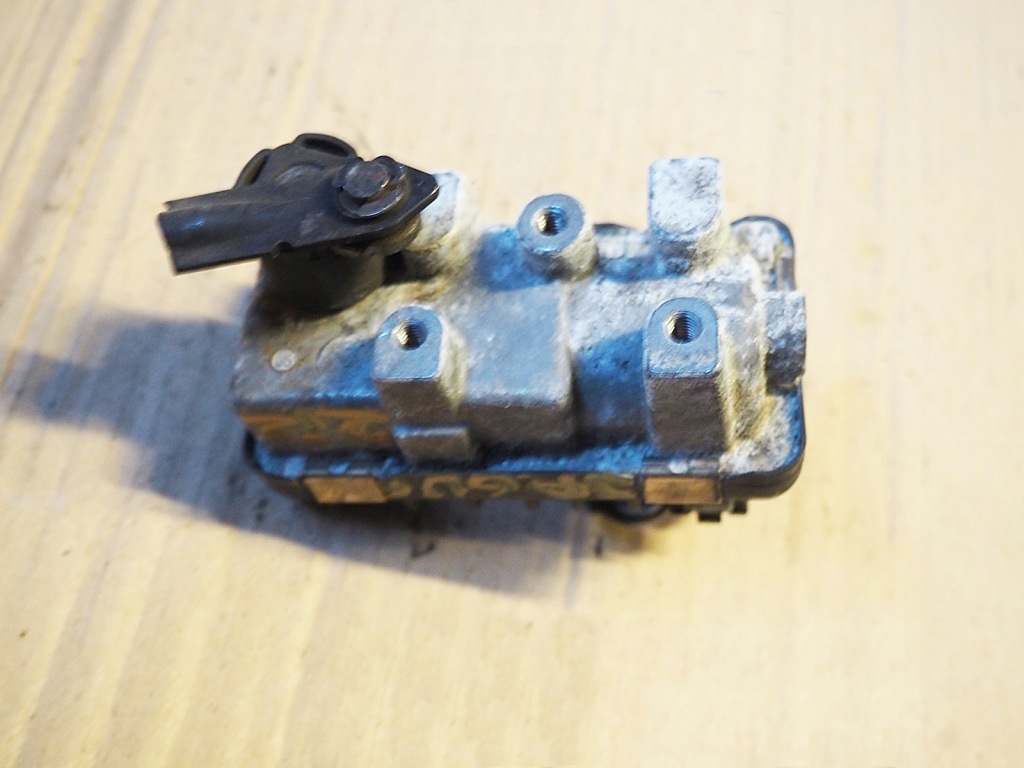Jaguar ford 2,2 регулятор блок керування турбіни 6nw008412 712120 оригінал в Україні