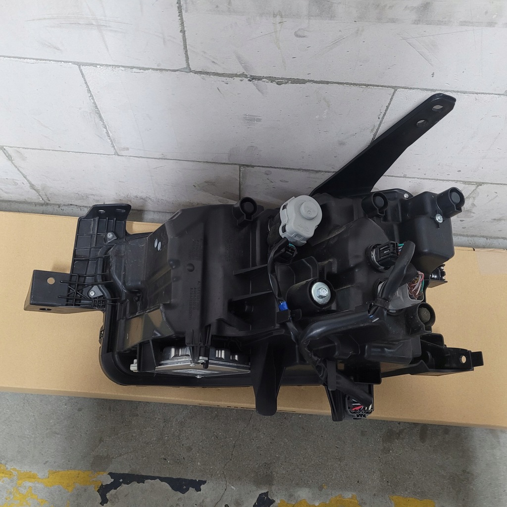 фото №7, Mazda mx30 mx-30 20r.- правий full led