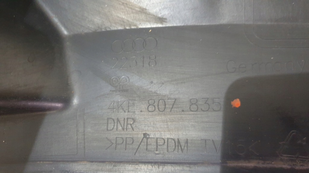 фото №11, Бампер задняя диффузор спойлер audi e-tron 4ke807835