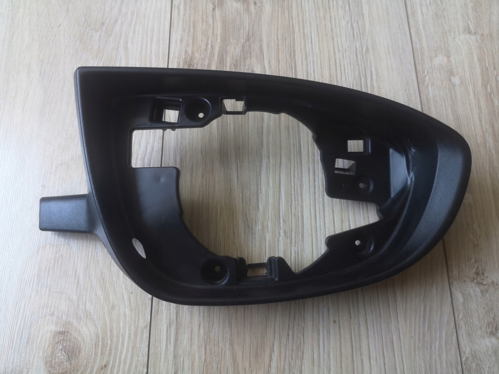 фото №1, Hyundai i20 iii 2020r- корпус рамка дзеркало r-