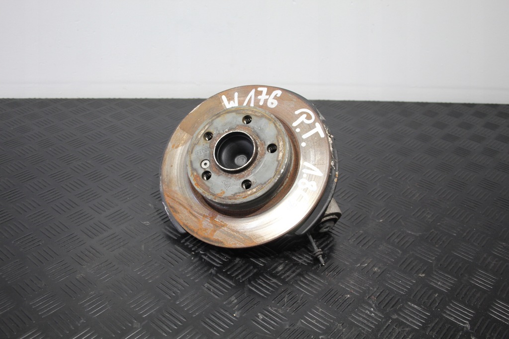 фото №1, Поворотный кулак правый задняя a-klasa w176