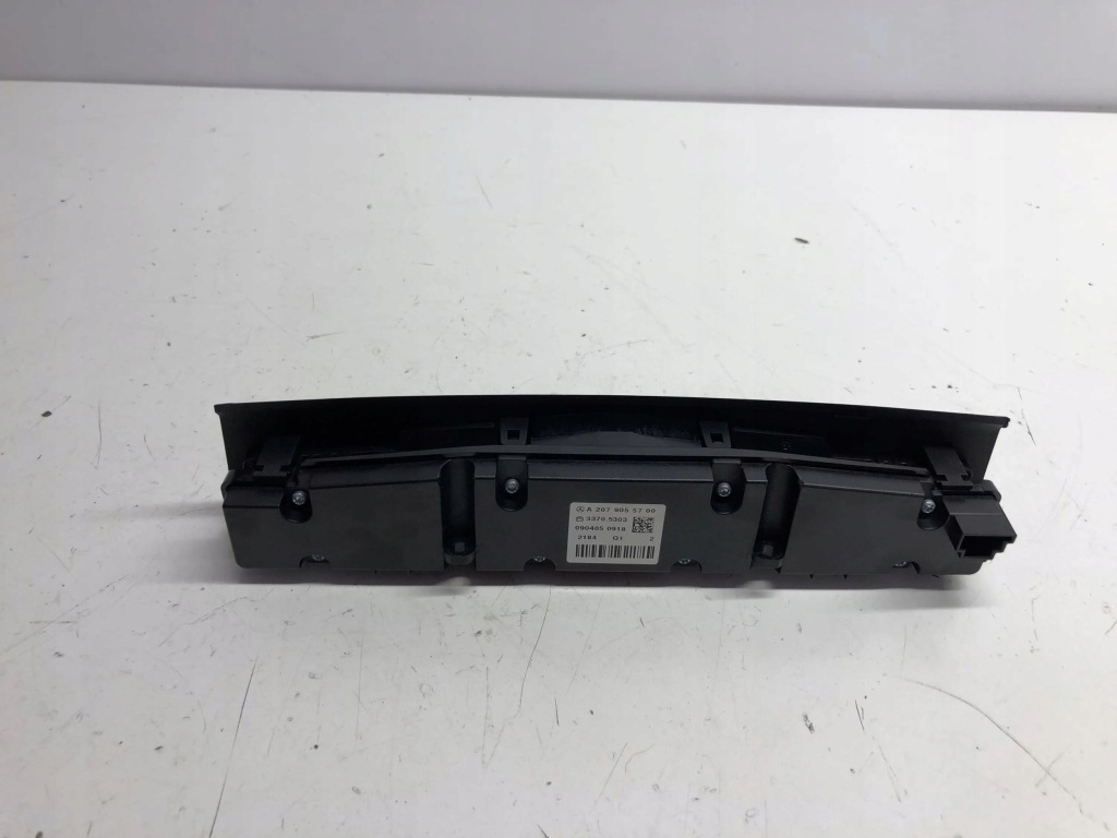 Mercedes-benz e c207 w207 інше пристрої a2079055700 2012 в Україні