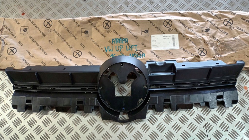 фото №1, Решётка радиатора решётка радиатора каркас vw up lift 2016r-