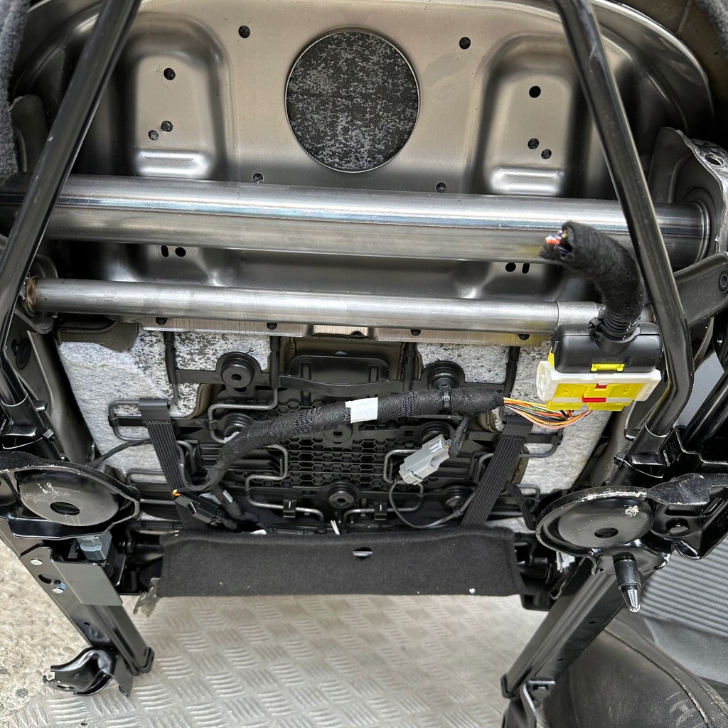 фото №8, Сиденья заднее сиденье полукожа jeep compass ii 2021 rok