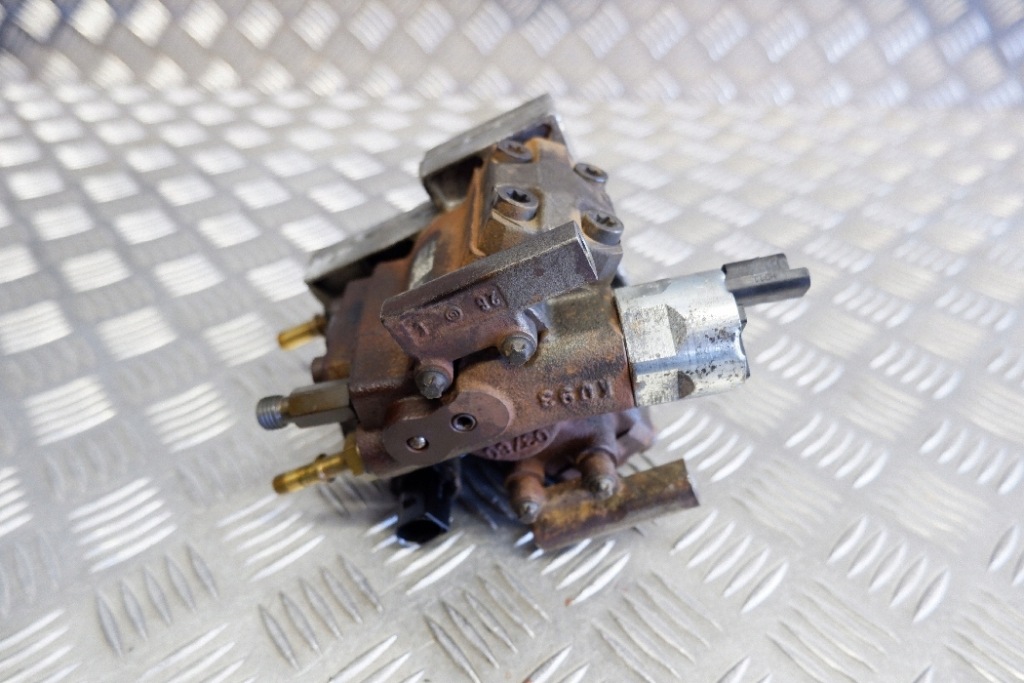 фото №6, Насос пального jaguar xf x250 4s7q9b395al 2.7l дизель 152kw 2010