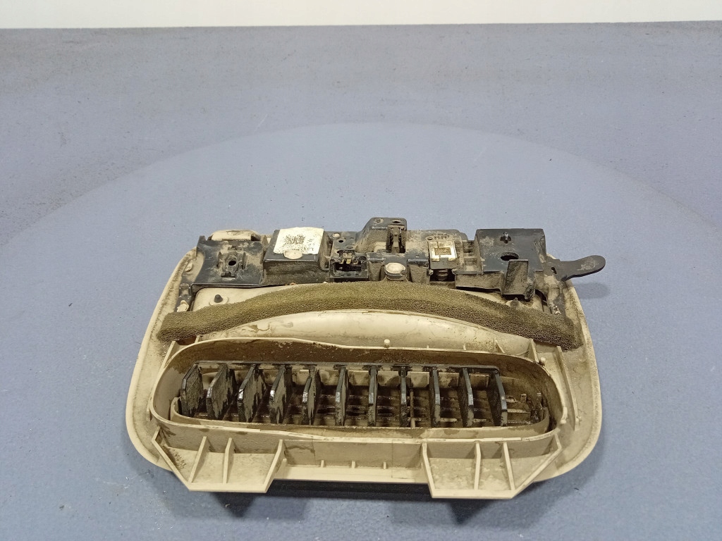 фото №6, Toyota sienna ii xl20 03- кронштейн потолочный лампа воздуховод левый